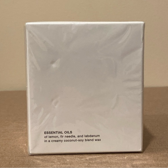 Studio OH! Signature Collection Waterfall 7.5 oz Scented Candle - Picture 5 of 7